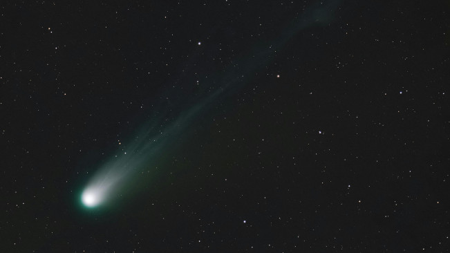 Meteor jatuh di Cirebon. [Ilustrasi/pexels]